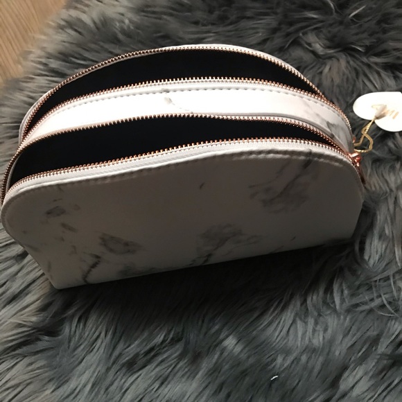 😇Imoshion Vegan Leather Gray and black Cosmetic Bag - Picture 3 of 8